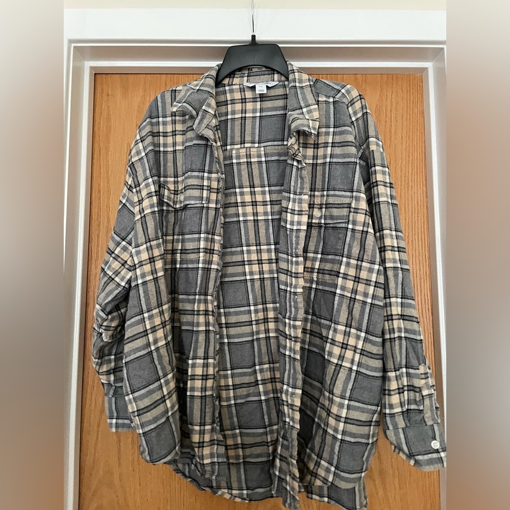 Old Navy XXL gray plaid flannel shirt.
